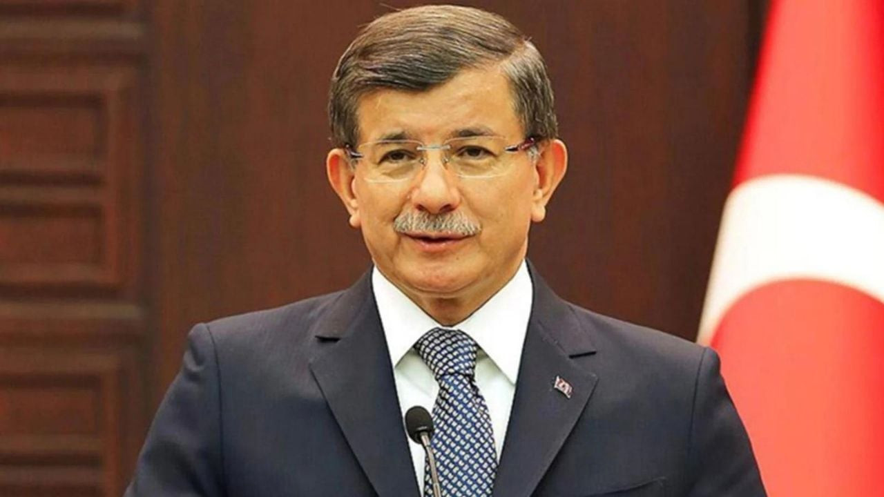 Davutoğlu: Seçilen cumhurbaşkanı kendi karar alırsa kriz çıkar