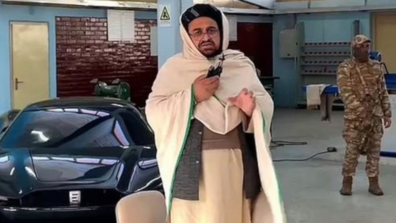 Taliban ilk yerli üretim 'süper arabasını' tanıttı: Toyota Corolla motoruyla çalışıyor