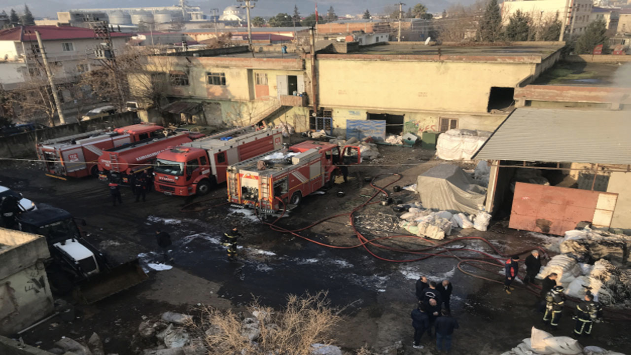 Maraş'ta fabrika yangını: 150 ton pamuk kullanılamaz hale geldi