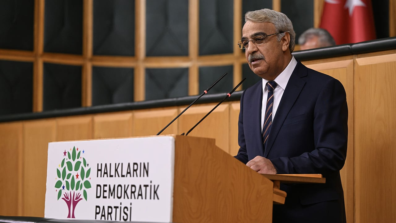 Sancar'dan Bahçeli'ye 'kapatma' yanıtı: 'Tonlarca kilit getirseniz hepsini açarız'