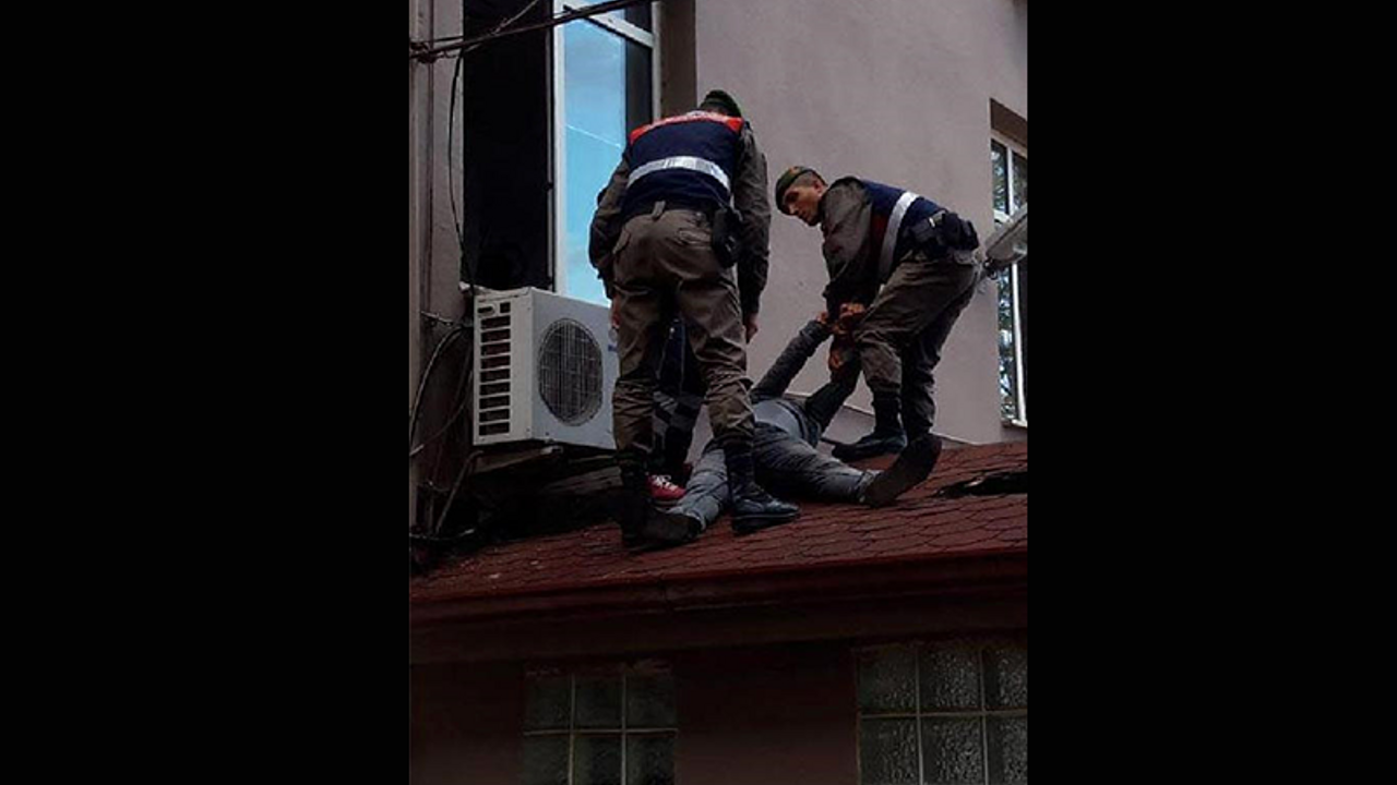 Adliye penceresinden atlayarak kaçmak istedi