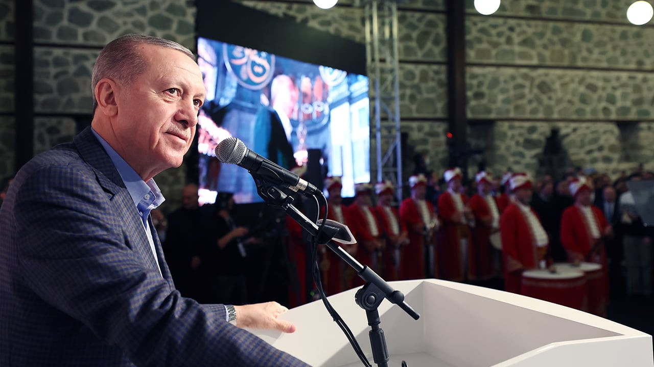 Erdoğan'dan Altılı Masa'ya 'adaylık' yanıtı: Size rağmen milletim hem aday hem de cumhurbaşkanı yapacak