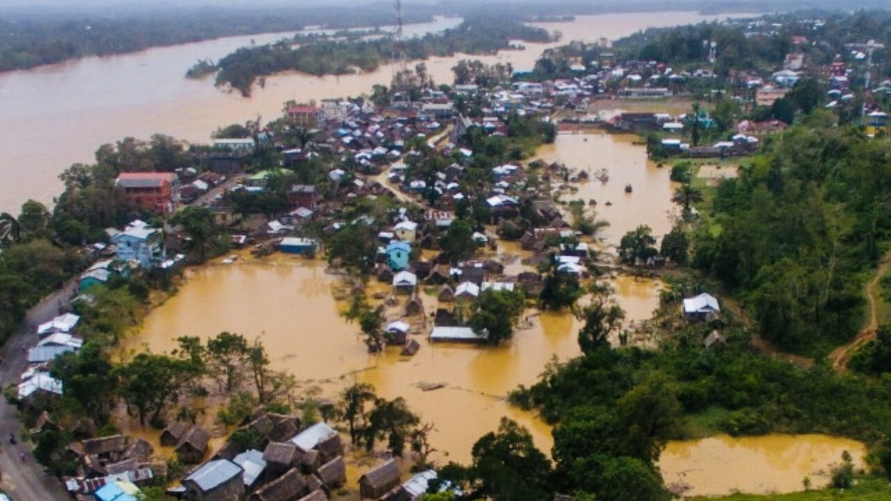 Madagaskar'ı vuran tropik fırtınada 30 kişi öldü