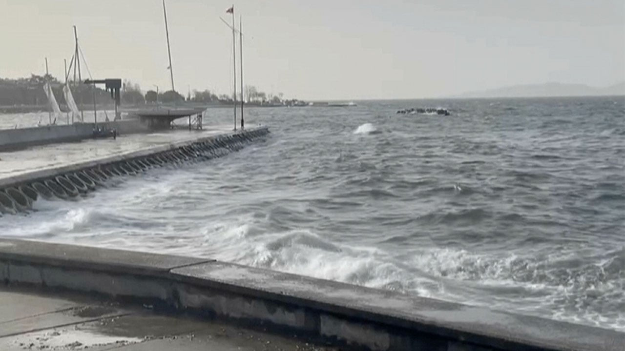 İstanbul'da deniz ulaşımına lodos engeli