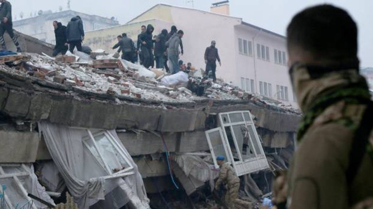 Kandilli'nin ardından AFAD da depremin büyüklüğünü 7.7 olarak revize etti