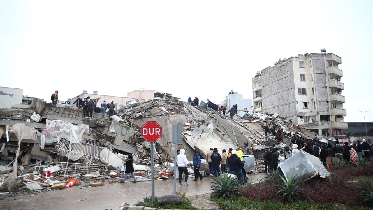 Hatay Milletvekili Şahin: 7 saat oldu, kurtarma çalışması yok