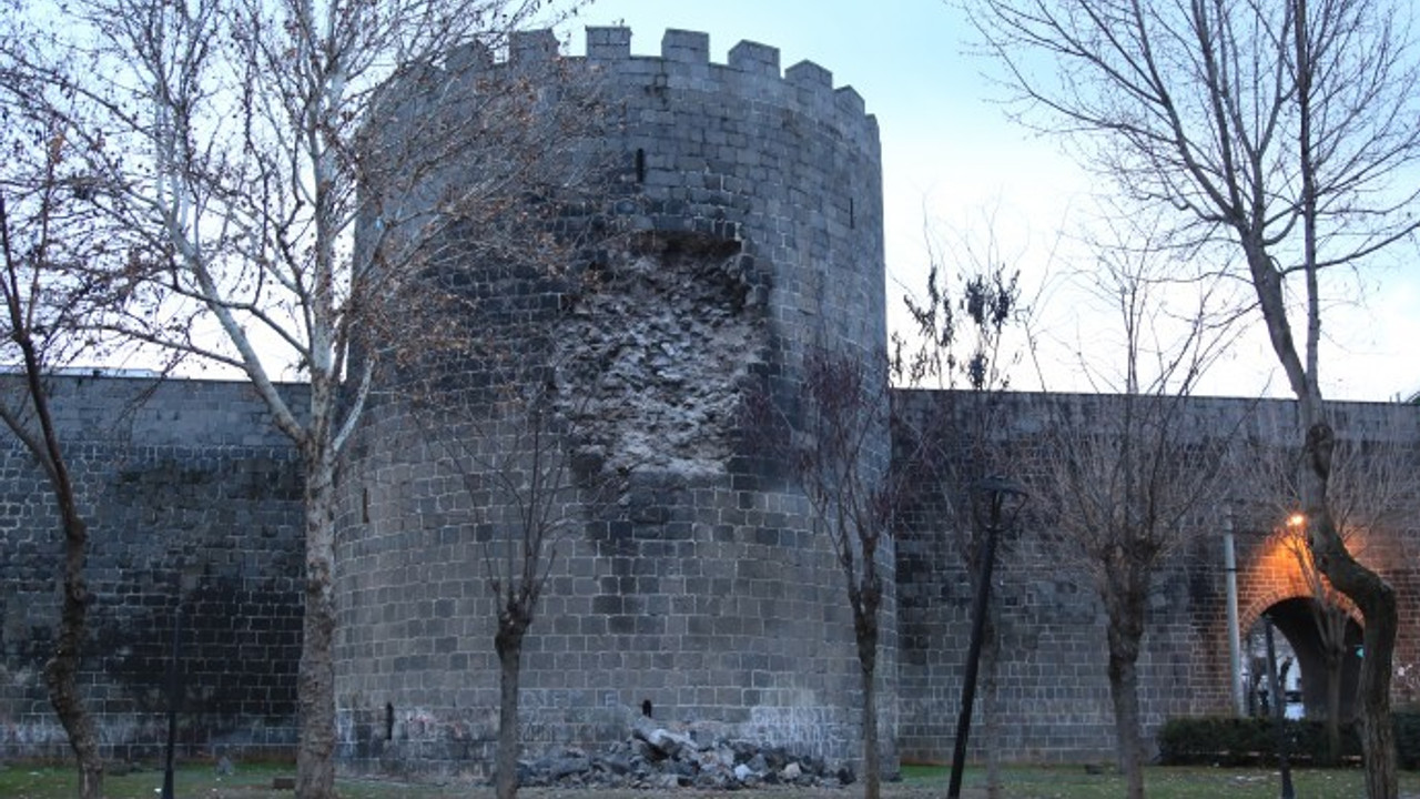 UNESCO Dünya Kültür Mirası Listesi’nde olan Diyarbakır surlarında göçük meydana geldi