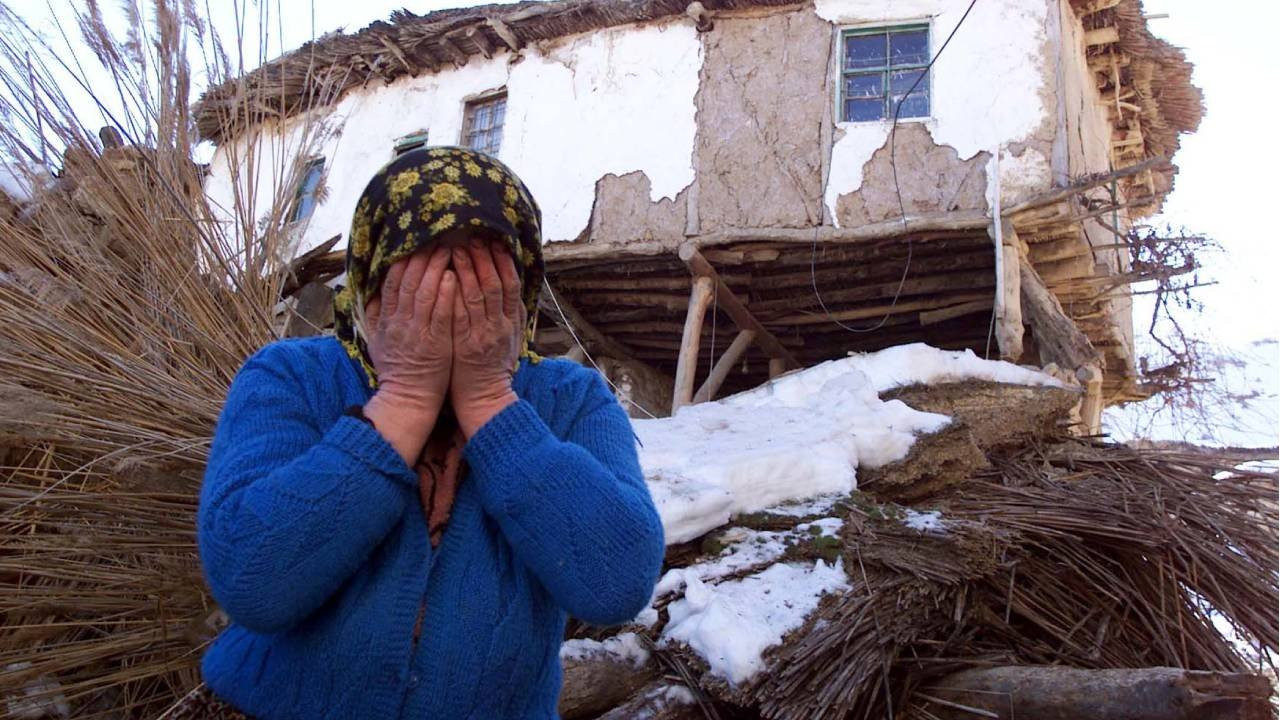 Sosyal medyadaki deprem paylaşımlarıyla ilgili dört gözaltı