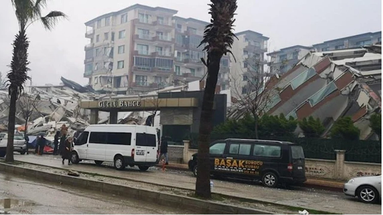 Hatay'da yıkılan üç yıllık sitenin müteahhidi: Bana binayı soramazsınız