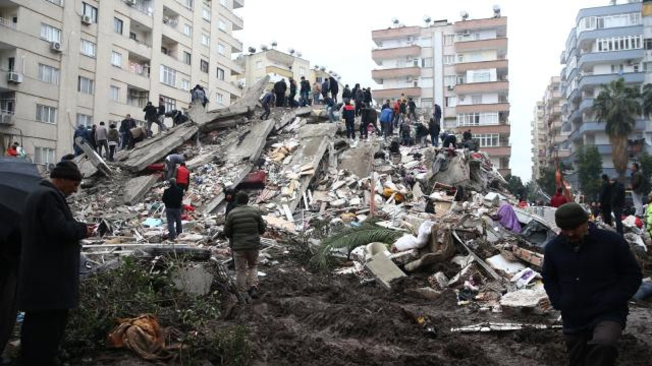 Almanya'da depremzedeler için vize kolaylığı talebi