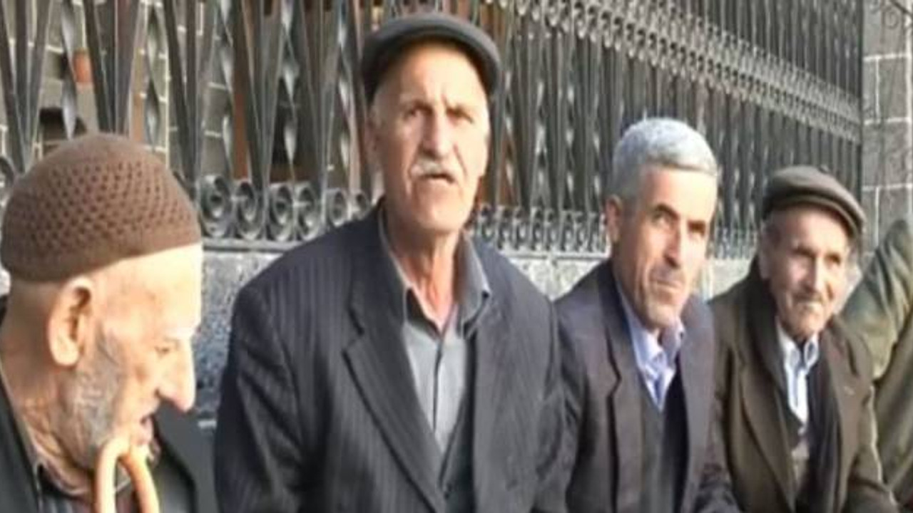 Dengbêj Mihemedê Nenyasi ve ailesi sekiz gündür enkaz altında