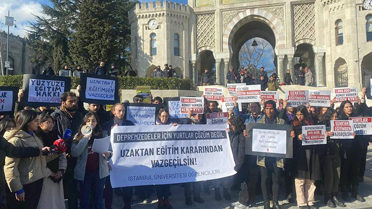 Öğrencilerden 'uzaktan eğitim' protestosu: 'Neden her kriz durumunda ilk vazgeçilen eğitim olmak zorunda!'