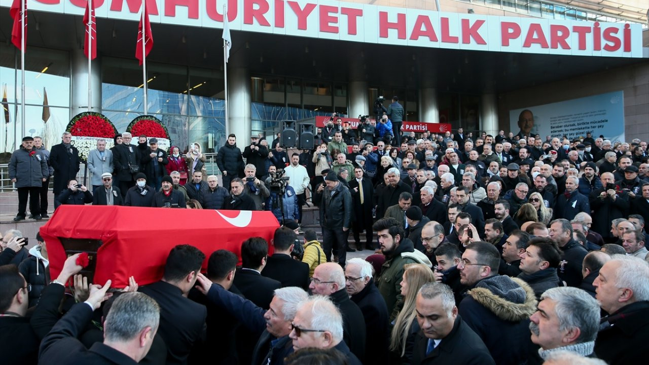 Deniz Baykal Devlet Mezarlığı'nda defnedildi