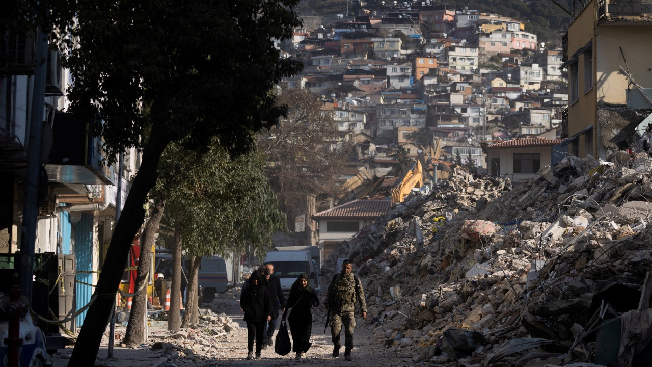 Depremle ilgili sosyal medya paylaşımlarına 21 tutuklama