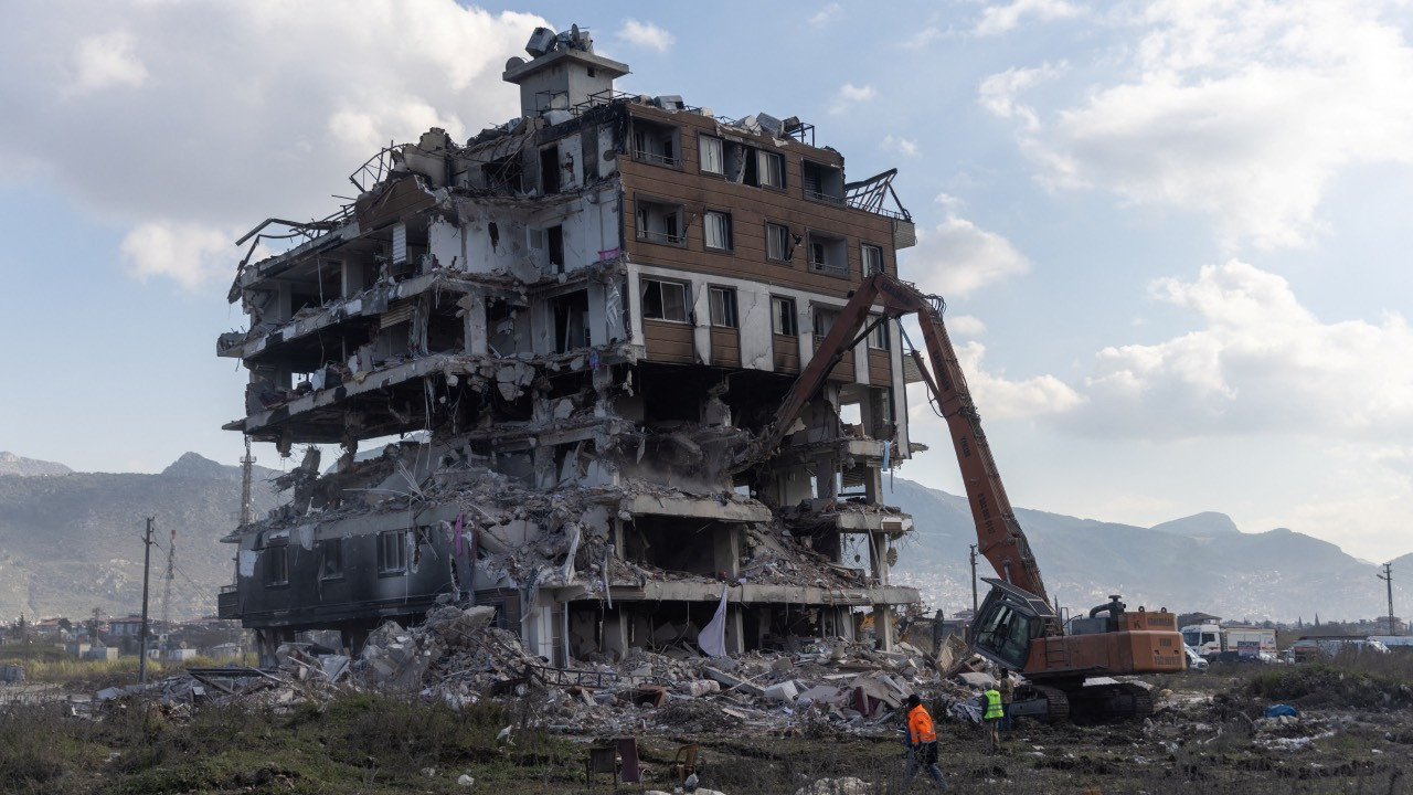 AFAD, ‘deprem kayıt cihazı’ almak yerine aynı günlerde araç kiraladı