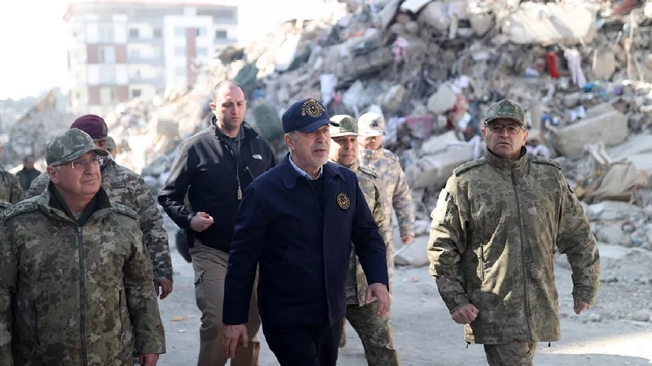 Murat Yetkin yazdı: Akar, AFAD’ın devreye girmesine dek bekleme emri mi aldı?