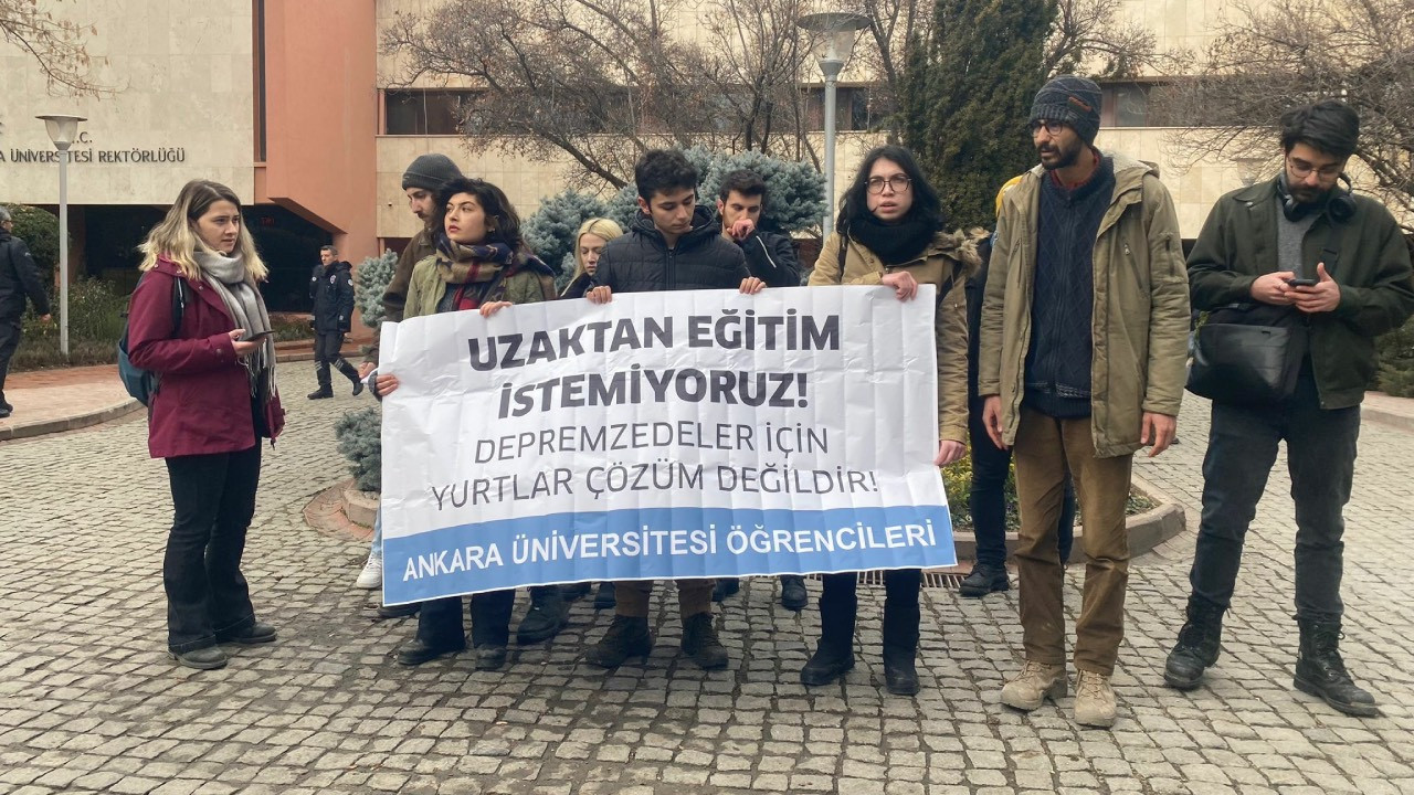 Ankara Üniversitesi öğrencilerinden uzaktan eğitim protestosu