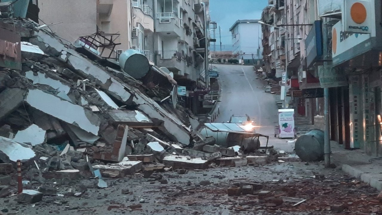 Hatay Defne'de deprem oldu, Belediye Başkanı Güzel: Bir çadır gönderemediniz, bittik