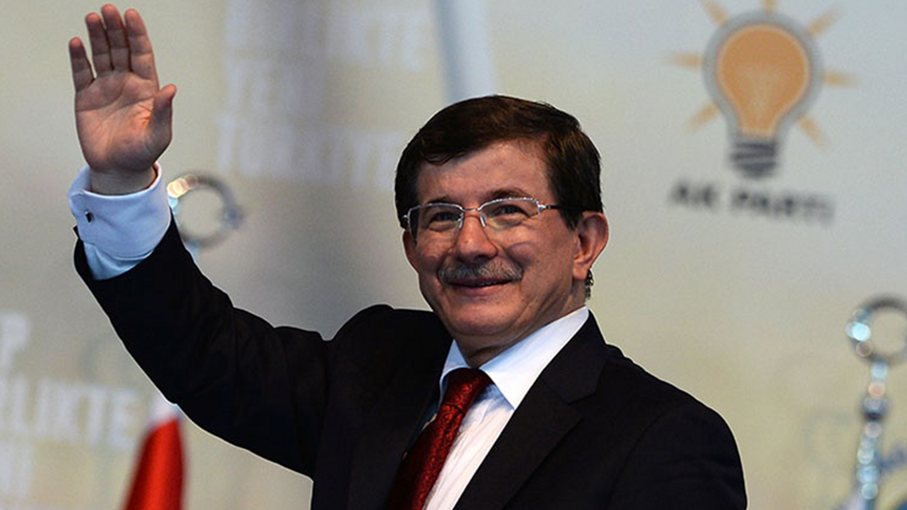 Esad, Davutoğlu'nu odadan çıkarmış