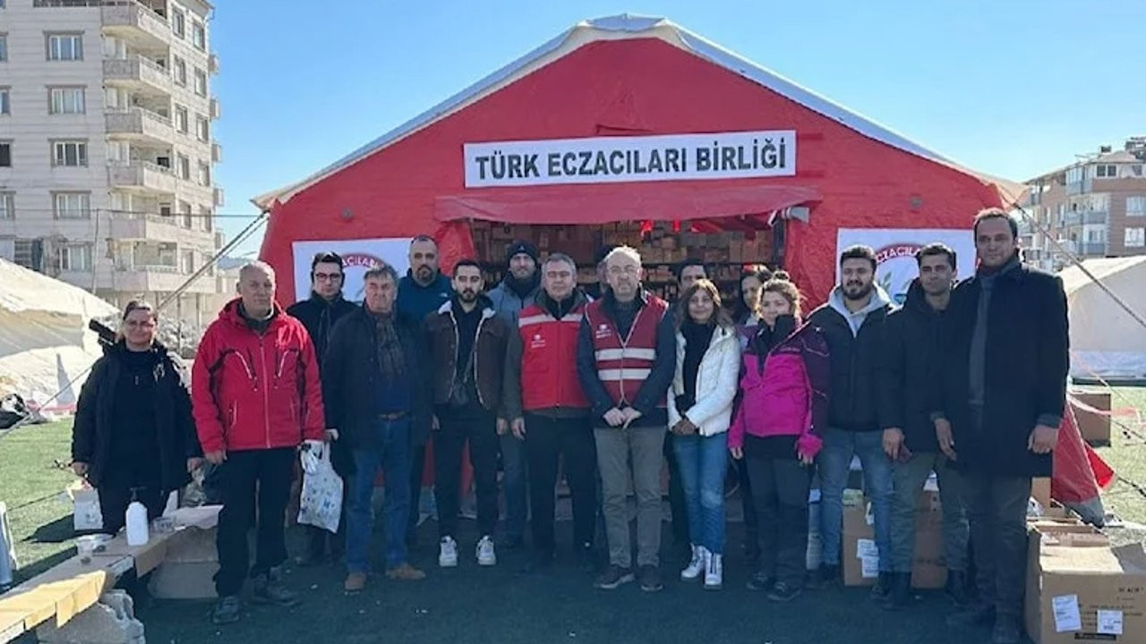 Kızılay, gönüllü eczacıların çadırlarından da para almış: Tanesi 140 bin TL