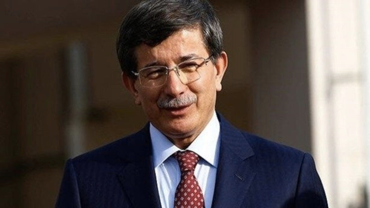 Davutoğlu: Bahçeli yine yanlış anladı, Beşiktaş üyeliğinden istifa etti