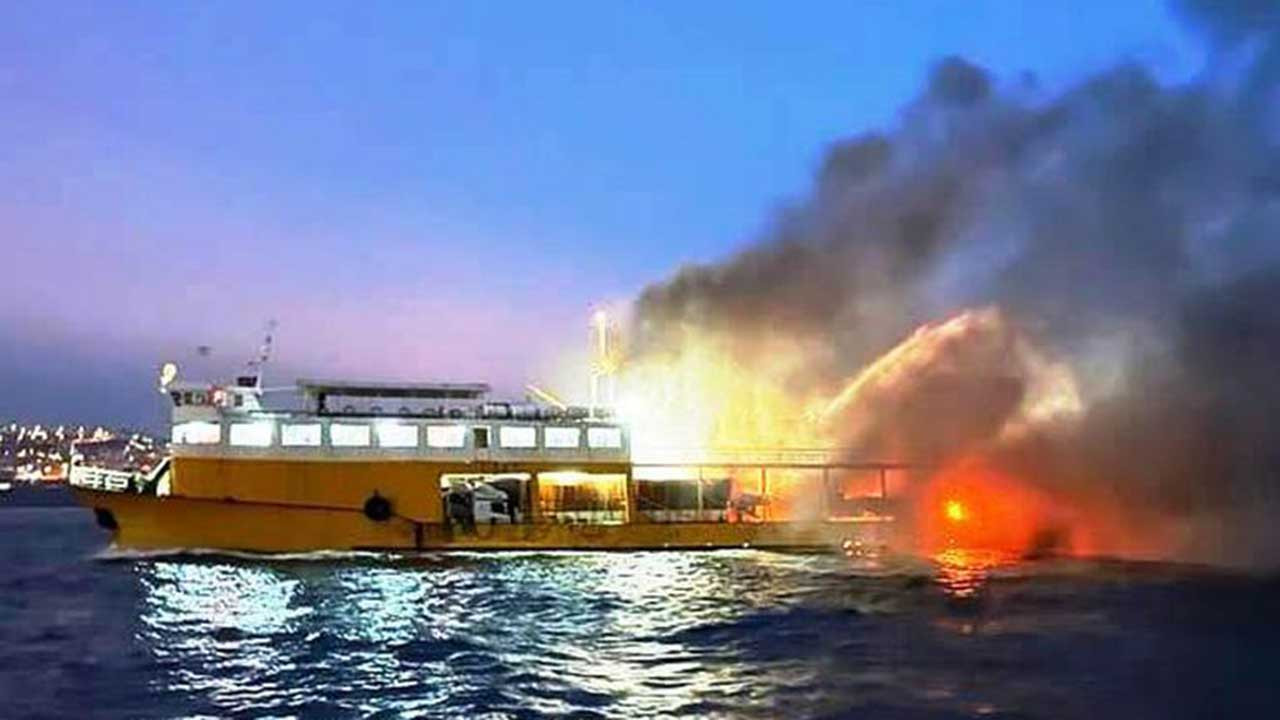 Marmara Denizi'nde feribot yangını: 30 yolcu dumandan etkilendi