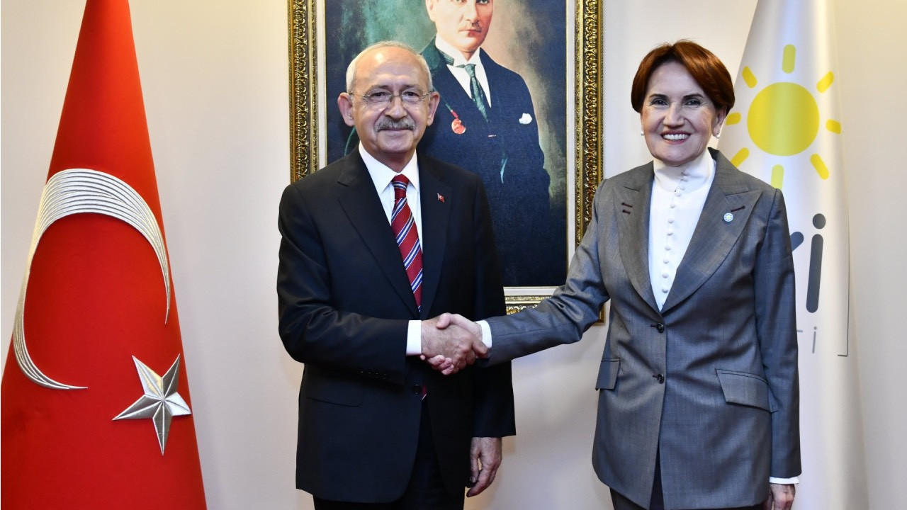 Meral Akşener'in Altılı Masa'ya dönmesinin ardından CHP'lilerden art arda paylaşımlar