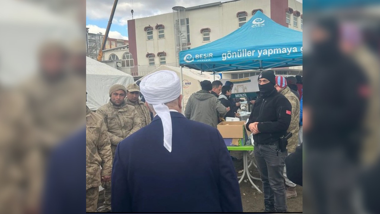 Depremden sonra binden fazla çocuk Menzil cemaatine teslim edildi