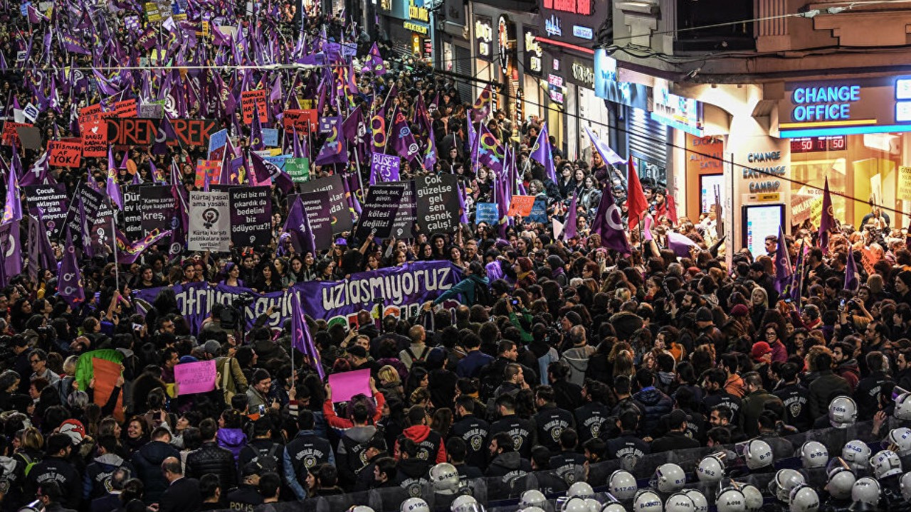 Kadınlardan İstanbul Feminist Gece Yürüyüşü'nün yasaklanmasına tepki: 8 Mart yasaklanamaz!