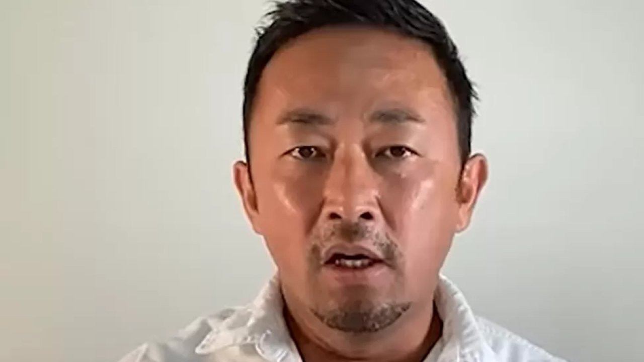 Seçildiği günden bu yana işe gitmeyen Japon senatörün üyeliği düşürüldü