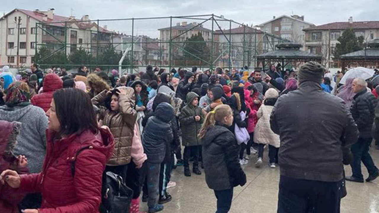 Bolu Valiliği: Deprem nedeniyle yarın okullar tatil edildi