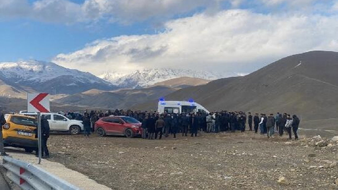 Hakkari'de bir kişi otomobilinde başından vurulmuş olarak ölü bulundu