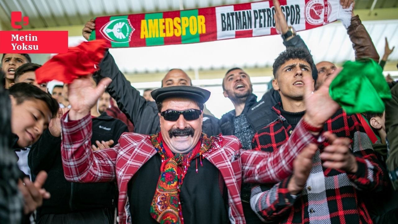 Amedspor, Petrolspor maçı için gittiği Batman'da çiçeklerle karşılandı