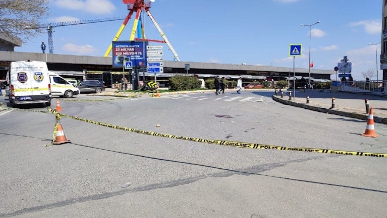 Bakırköy Adliyesi önünde silahlı saldırı: Yaralılar var