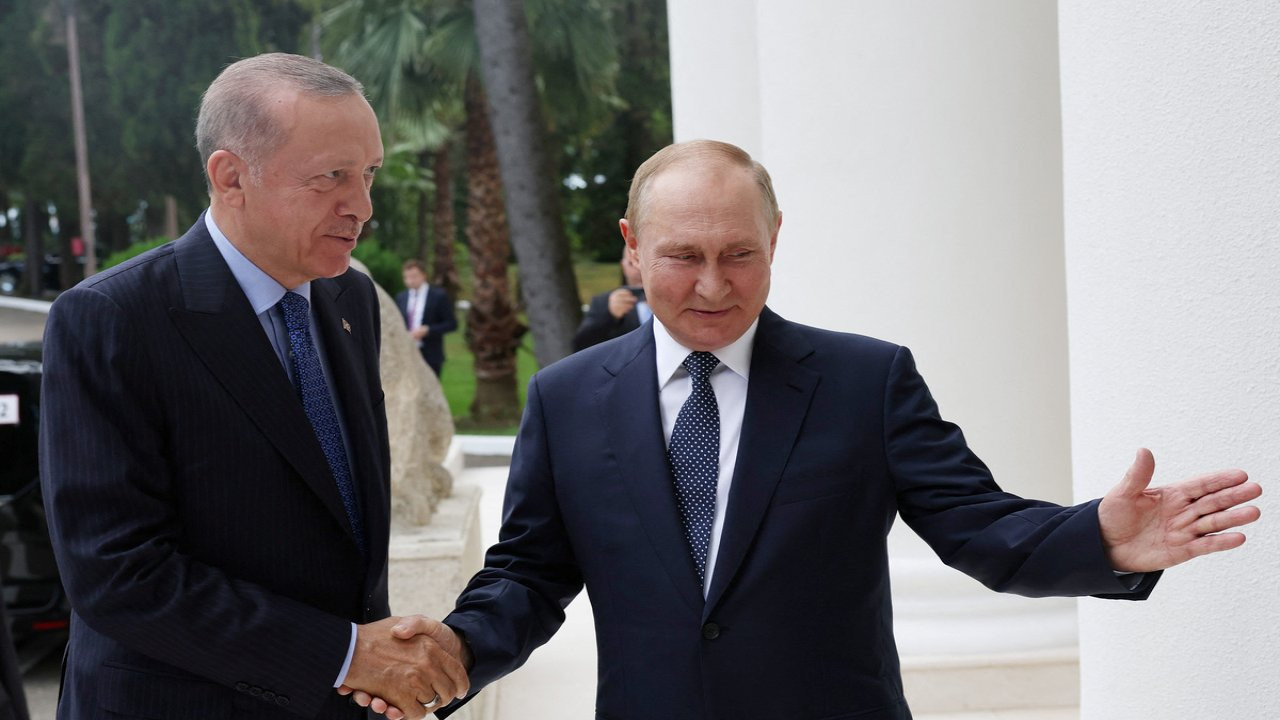 Erdoğan ile Putin telefonda görüştü: Putin'in Türkiye ziyareti konusunda mutabık kaldılar