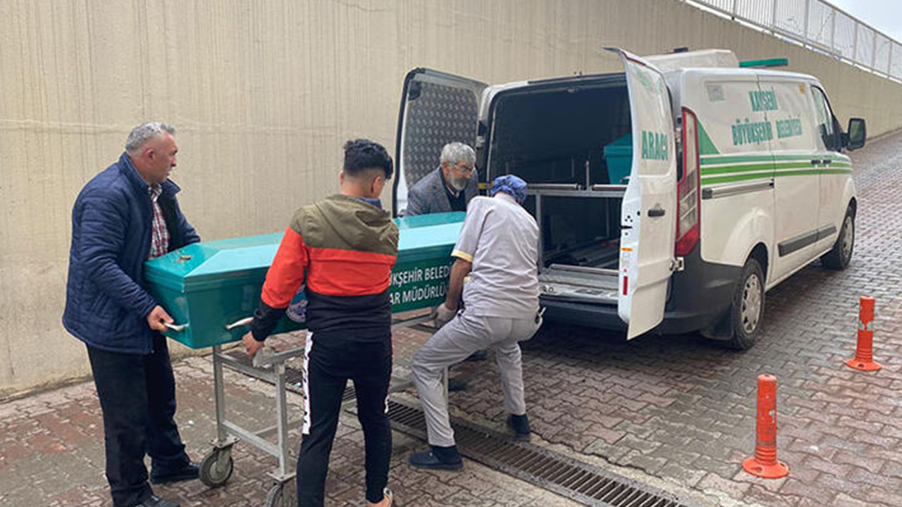 Depremden 111 saat sonra kurtarılan kadın öldü