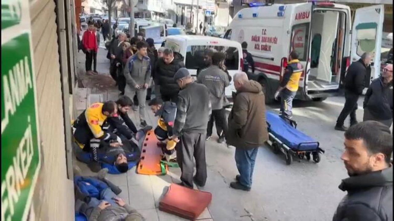 Kağıthane'de iki teknisyen bebeğiyle yürüyen kadının üstüne düştü