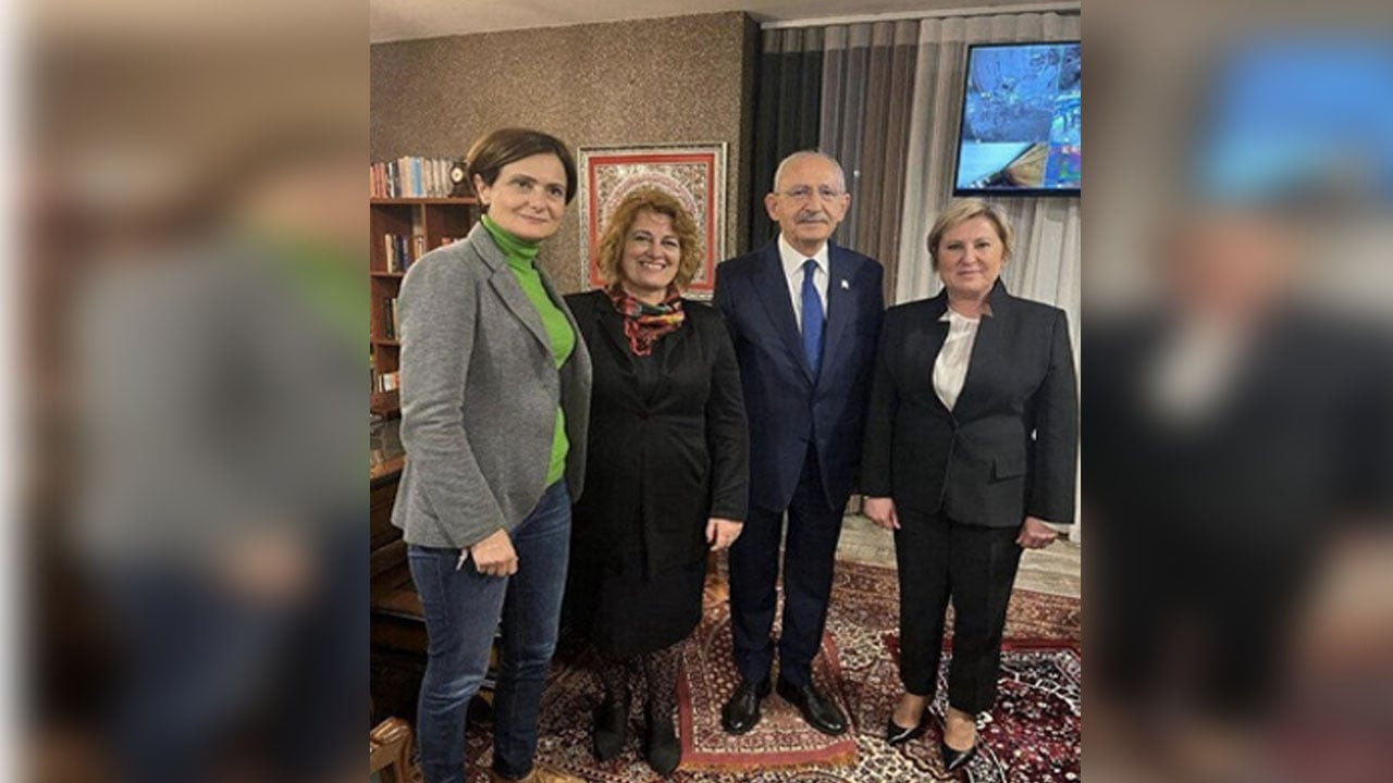 Diyanet'ten yeni 'seccade' açıklaması: Kutsal değil ama inanca saygısızlık