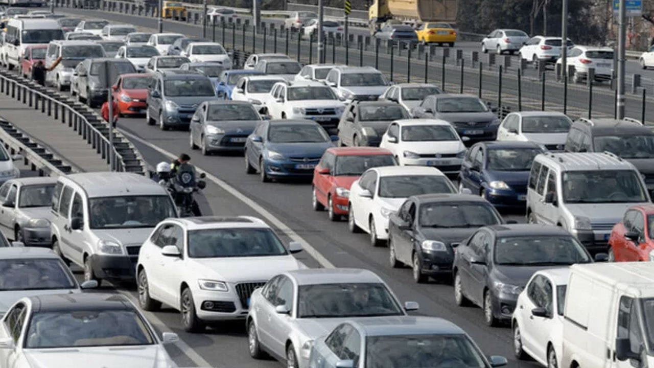 Trafik sigortası yönetmeliği değişti: Elektrikli araçlara prim indirimi