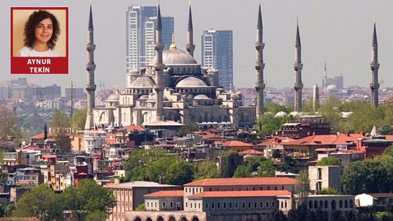 'İstanbul'u hizmet ve turizm kenti yapmaya çalışıyorlar'