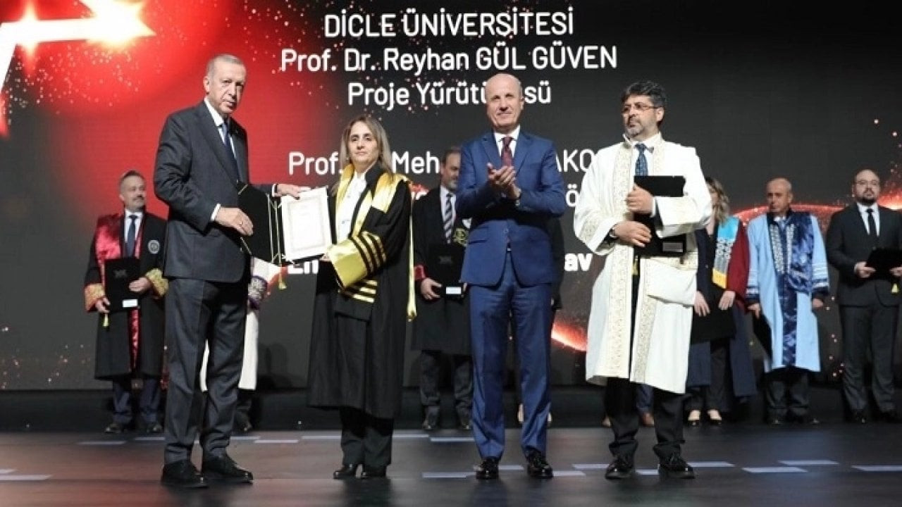 Dicle Üniversitesi'nden öğrencilere 'Erdoğan' daveti