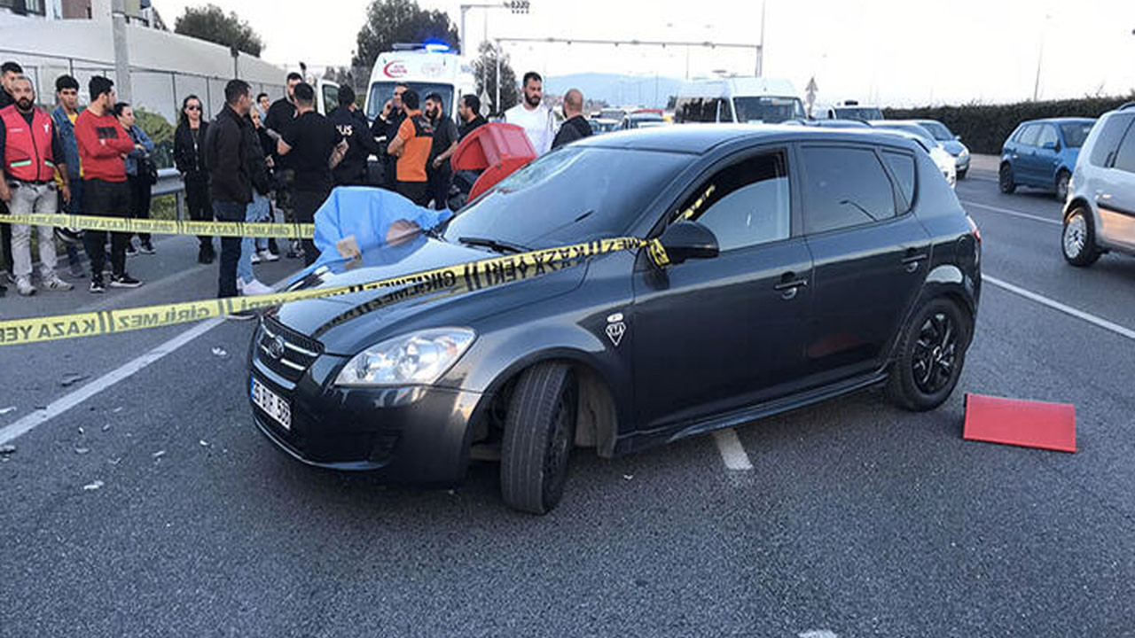 İzmir'de, otomobille çarpışan motosikletli kurye öldü