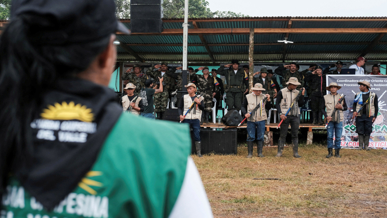 Kolombiya'da 'muhalif' FARC gerillaları da müzakere masasına oturacak