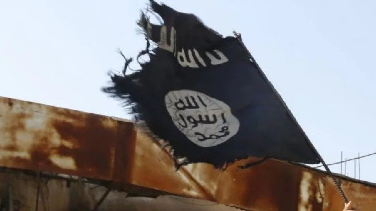 SOHR: IŞİD'in Deyrizor'daki saldırısında 23 Suriye askeri öldü