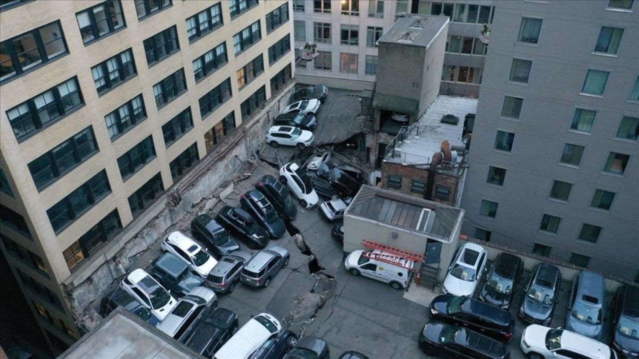 New York'ta dört katlı otopark çöktü: Bir işçi öldü