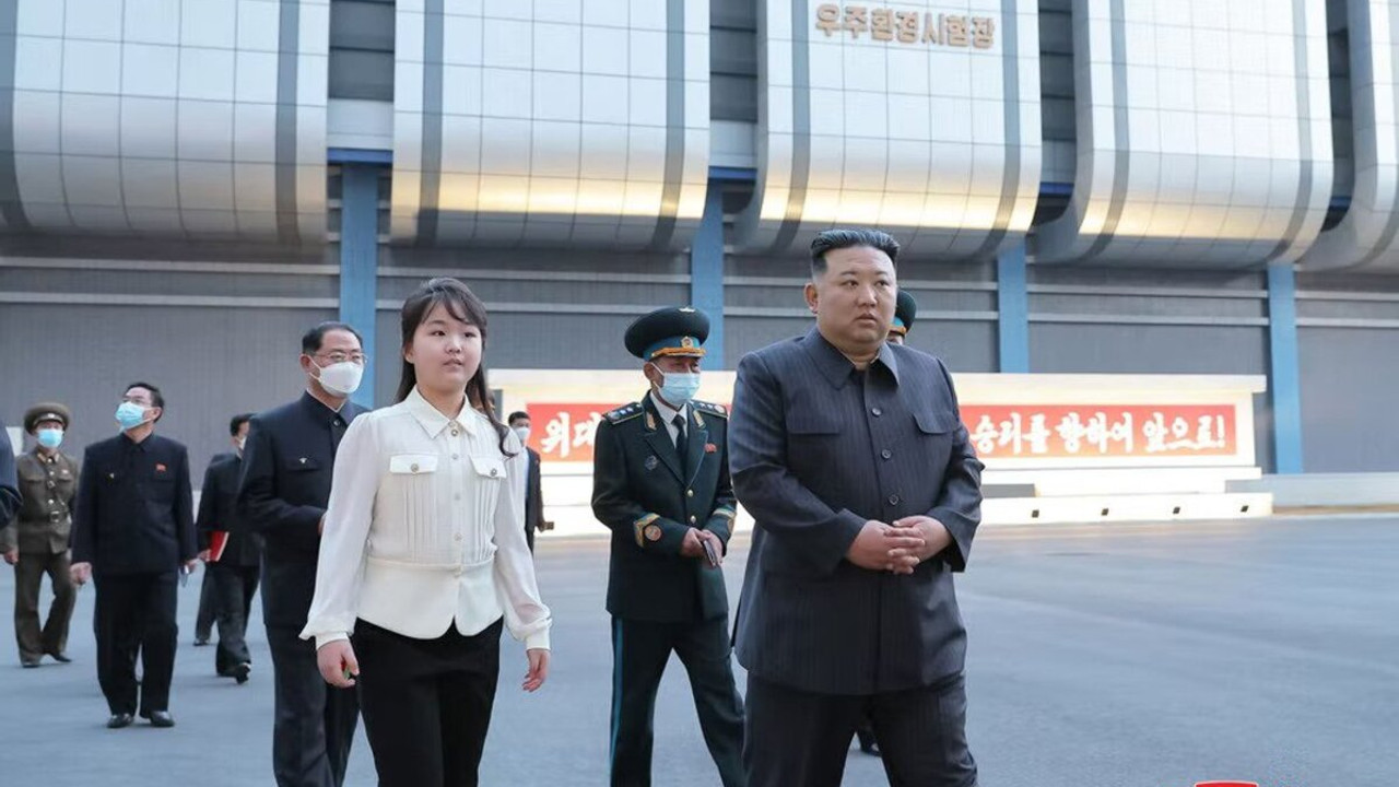 Kuzey Kore lideri Kim Jong-un açıkladı: İlk askeri casusluk uydusu için tüm hazırlıklar tamam