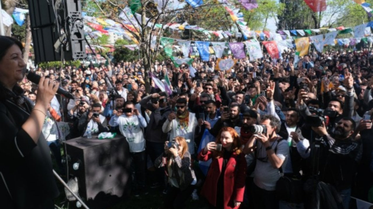 Buldan, Yoğurtçu Parkı'ndaki şölendeydi: Yeşil Sol dışında atacağınız her oy AKP’ye yarar