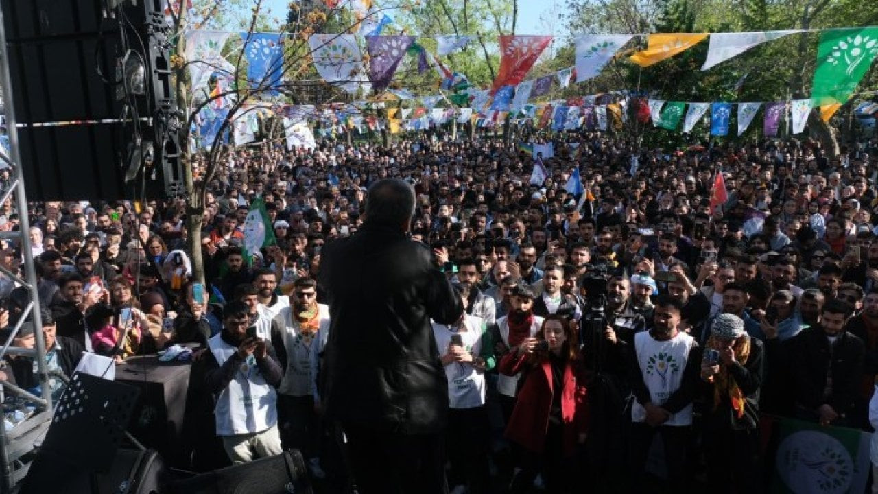 Sırrı Süreyya Önder Yoğurtçu Parkı'ndaydı: Yeşil Sol geleceğe yürümenin adıdır
