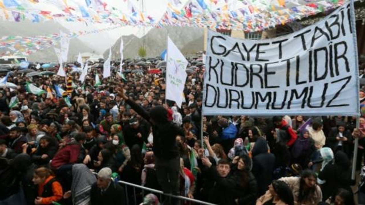 Yeşil Sol Parti, seçim mitinglerinin startını Hakkari'de verdi: 'Demokrasi 3, faşizm 0'