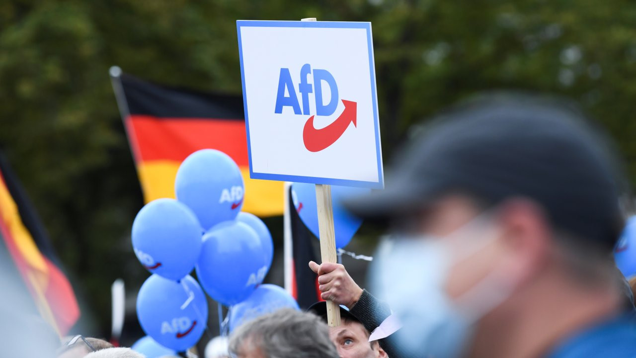 Anket: Aşırı sağcı AfD Almanya'da en büyük ikinci siyasi güç oldu